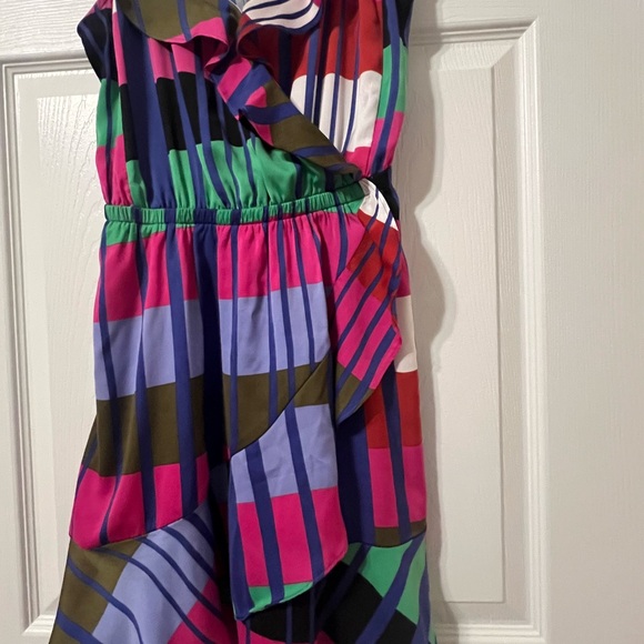 EXPRESS WOMEN CASUAL
RUFFLES OVERLAP MINI DRESS SIZE SMALL - Picture 2 of 7